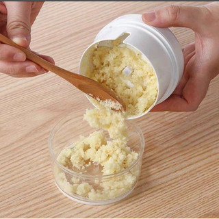 T&T0081 Dụng cụ xay tỏi ớt mini cầm tay vô cùng nhỏ gọn và tiện ích