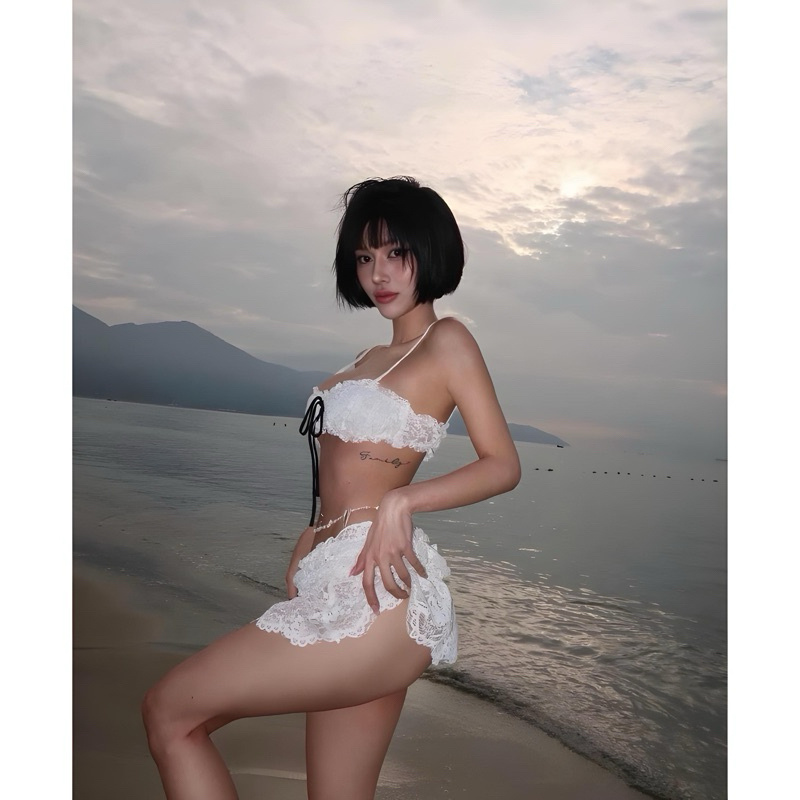 Set bikini 3 mảnh ren trắng phối nơ đen