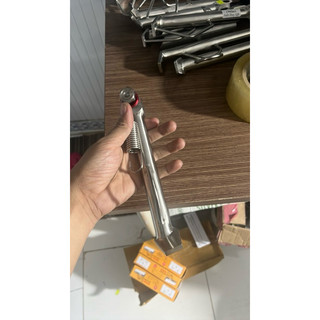 Chân Chống Nghiêng inox 304  ( combo kèm ốc + lò xo)