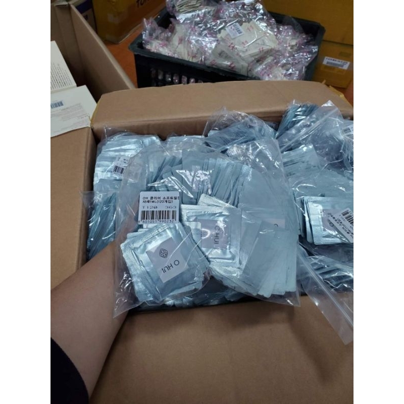 Combo 10 gói tẩy tế bào chết Ohui Clear Science Sof
