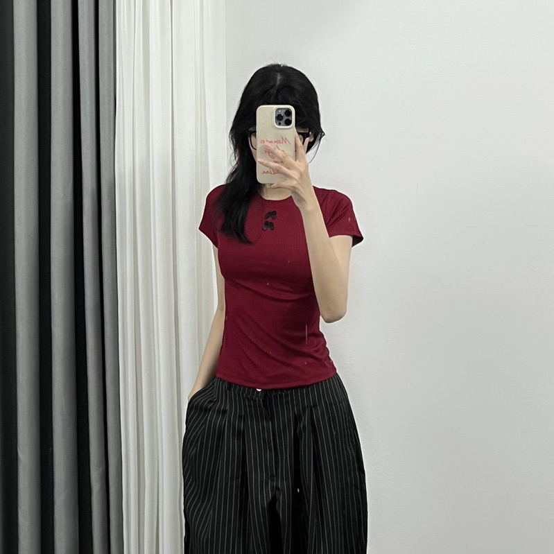 Áo thun ôm body đính nơ chất gân tăm