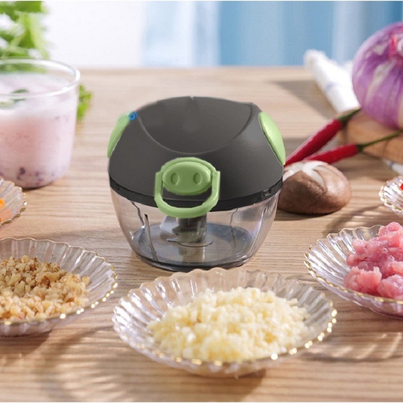 Dụng cụ xay tỏi ớt, xay đồ ăn dậm, xay đa năng dung tích 180ml cầm tay dạng kéo tiện lợi với hình thiết kế chú heo cute.