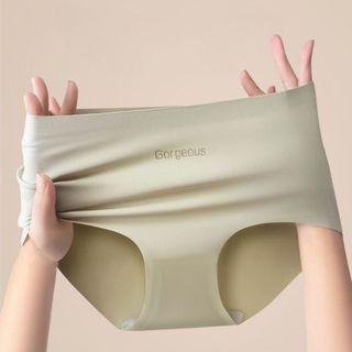 Quần lót nữ đúc su cao cấp không đường may mềm mịn thoáng mát kháng khuẩn khử mùi DEVARI L057