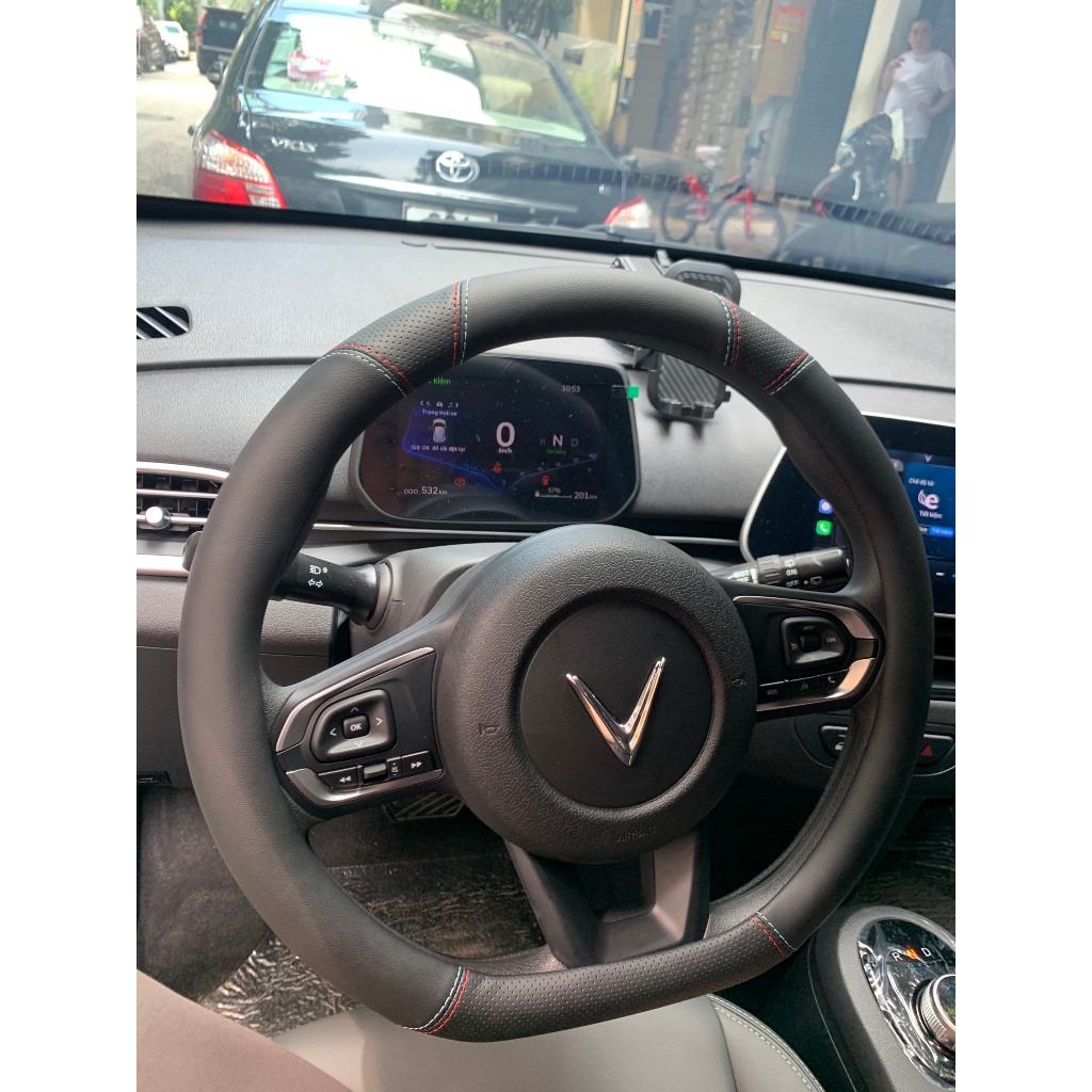 Bọc vô lăng da Nappa Dcut xe Vinfast VFE34/NerioGreen, LIMO GREEN,VF8,VF9,VFE34,VF5  / HerioGreen vô lăng dcut Size 36