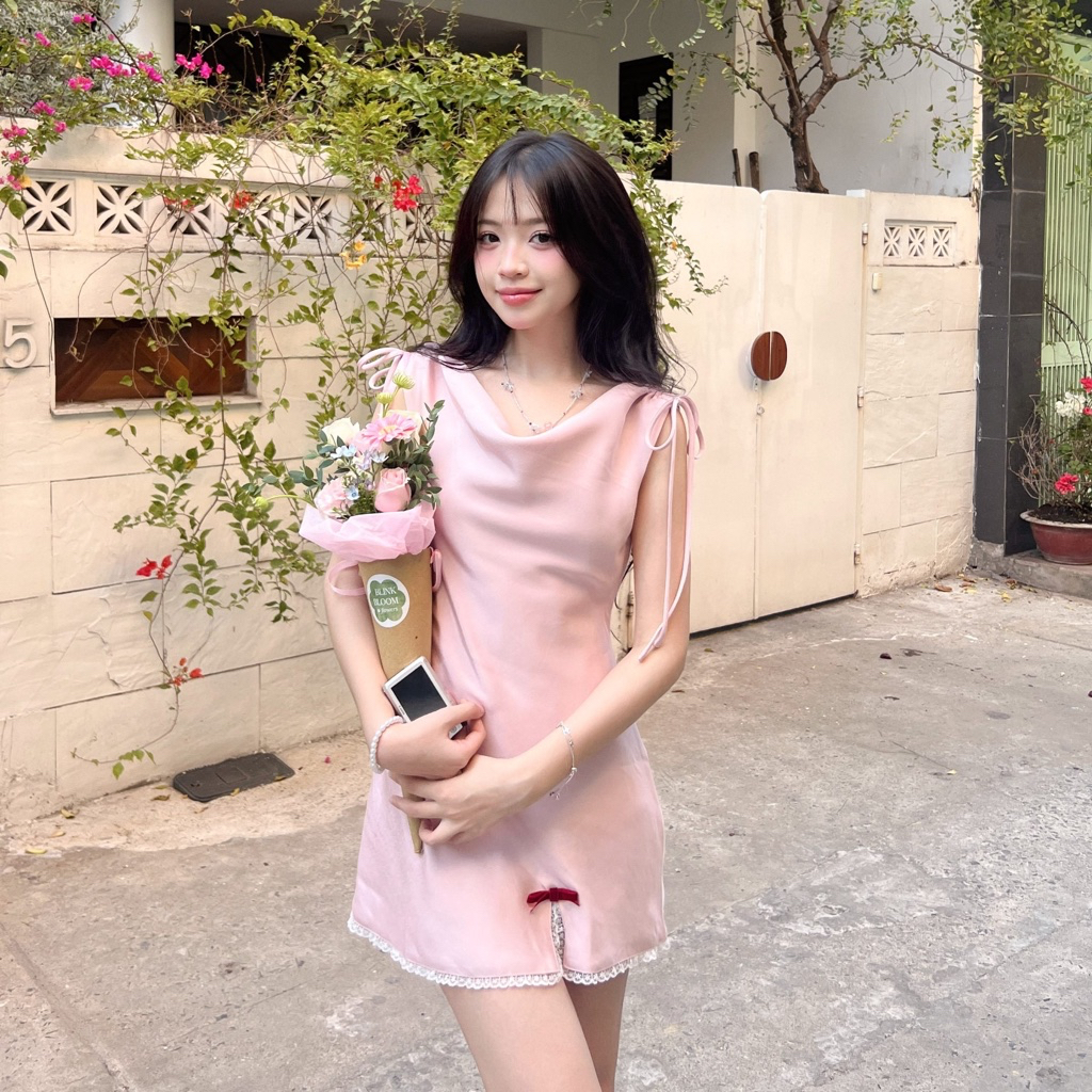 Ảnh Đầm thiết kế cổ đổ đính nơ phối dây viền ren màu hồng SAM phong cách nữ tính nhẹ nhàng - Simple Twist Studio 3