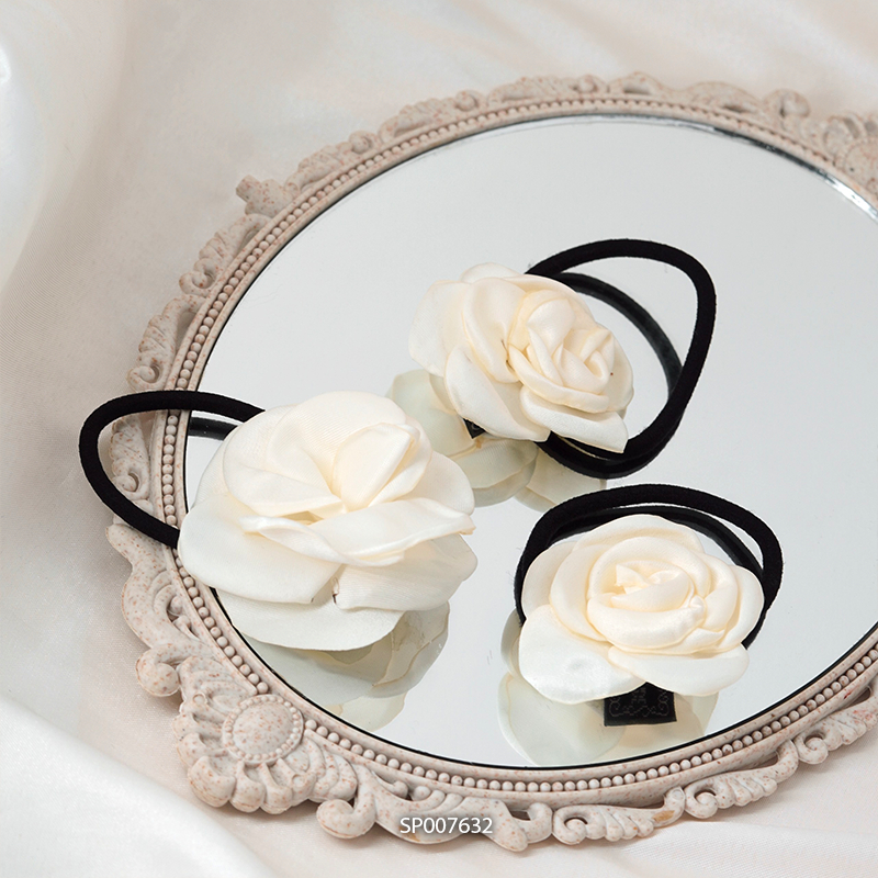 Dây buộc tóc nữ Eleanor Accessories hình hoa hồng trắng dây cột tóc dễ thương phụ kiện tóc 7632