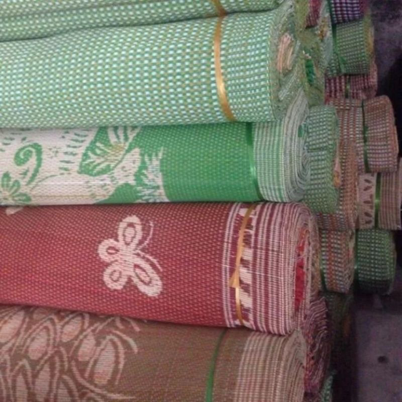 Chiếu nhựa gấp gọn tiện dụng