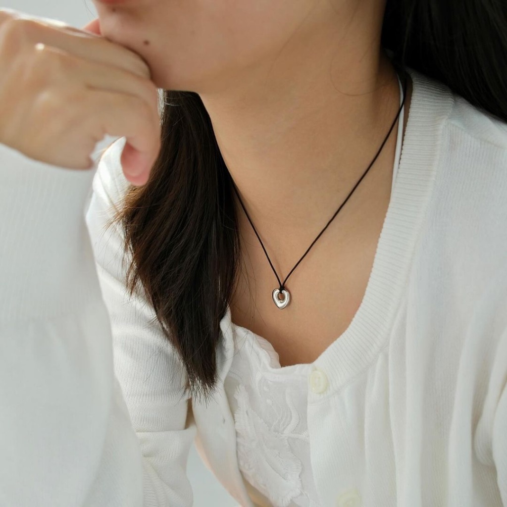 Vòng cổ Hở