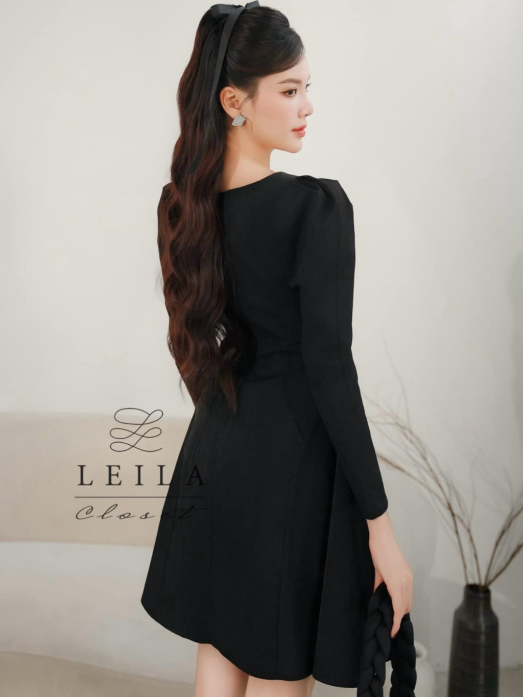 Ảnh LEILA CLOSET | Đầm thiết kế Jelly đen, dáng xoè ngắn tay dài cách điệu (kèm tag nơ như hình) 2