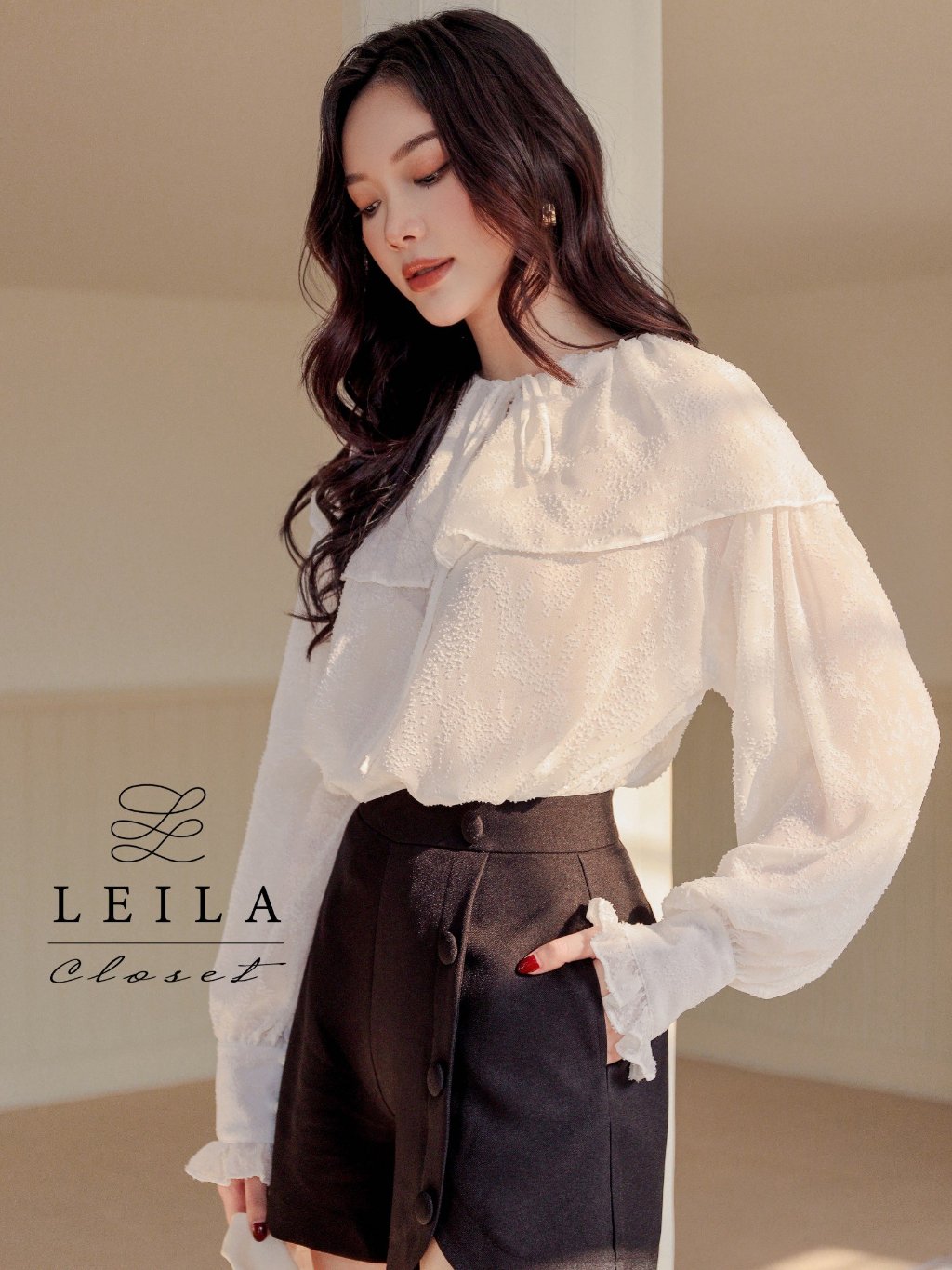Ảnh LEILA CLOSET | Quần thiết kế Olivia chất tweed phối nút 1