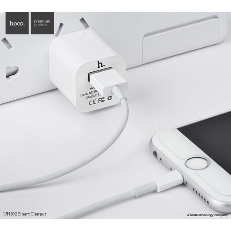 Củ sạc 5V/1A Hoco UH102 chân dẹt 1 cổng USB kiểu dáng nhỏ gọn.