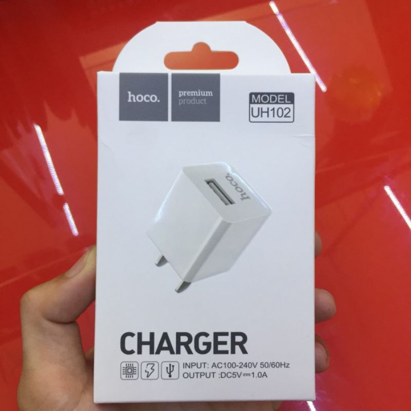 Củ sạc 5V/1A Hoco UH102 chân dẹt 1 cổng USB kiểu dáng nhỏ gọn.