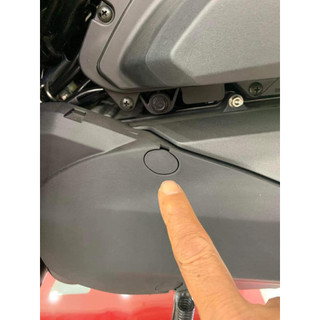 nút nhựa nhỏ đậy bịt lỗ lốc nồi sh 350 i 350i ( giá 1 cái )
