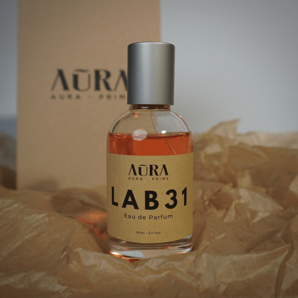 Nước hoa Unisex LAB31 kết hợp giữa nước hoa hồng cổ điển và hương gỗ tạo ra mùi hương quyến rũ - AURA PRIME