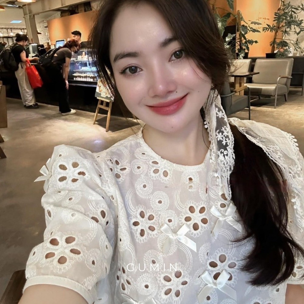 Set bộ áo ren GUMIN thiết kế áo phối ren hoa thêu đính kèm nơ và quần jean suông viền ren sang trọng thời thượng