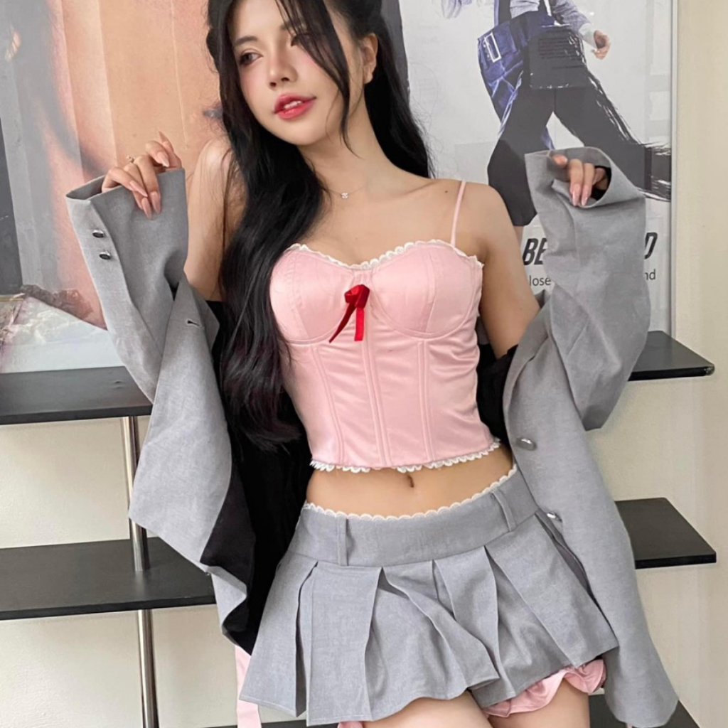 Ảnh Set áo hồng Corset ANTOINETTE phối chân váy xếp ly xám độc đáo, hiện đại - Simple Twist 2