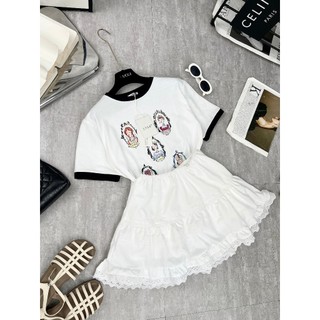 Set Bộ Đồ Nữ Áo Phông Trắng In Nữ Hoàng Phối Viên Đen Mix Chân Váy Trắng Phối Viền Gấu Ren Freesize