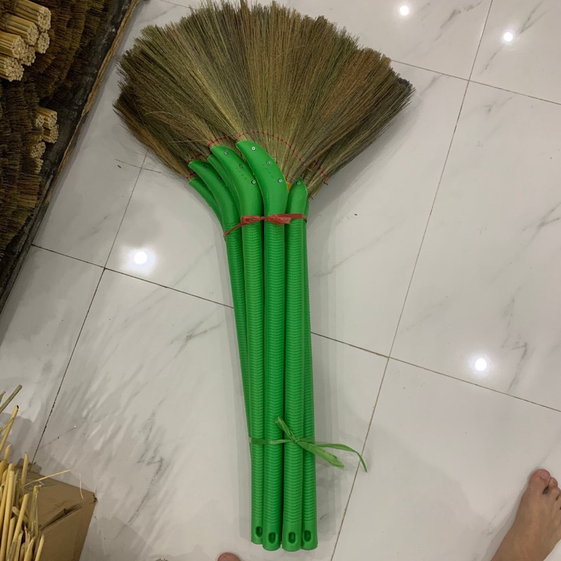 Chổi Chít Cán Nhựa Lưỡi Chít Dày Dặn , Sản Xuất Tỉ Mỉ Từng Cái Sử Dụng Cực Bền Cán Nhựa Cầm Quét Cực Thích