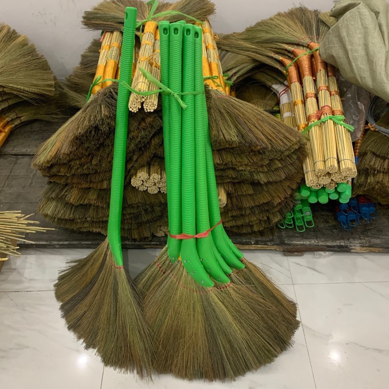 Chổi Chít Cán Nhựa Lưỡi Chít Dày Dặn , Sản Xuất Tỉ Mỉ Từng Cái Sử Dụng Cực Bền Cán Nhựa Cầm Quét Cực Thích