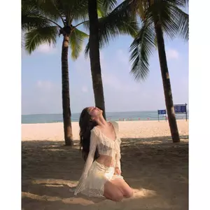 SET ÁO CỔ BÈO PHỐI ÁO BRA KHOEN VÀ CHÂN VÁY REN HOA MÀU TRẮNG, SET ĐỒ NỮ ĐI BIỂN, SET BIKINI NỮ | ME