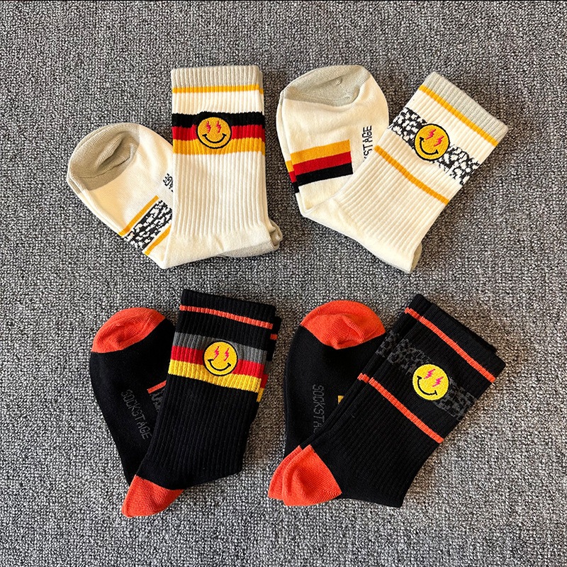 Vớ Tất thêu MẶT CƯỜI cổ cao Unisex phong cách thể thao và năng động.
