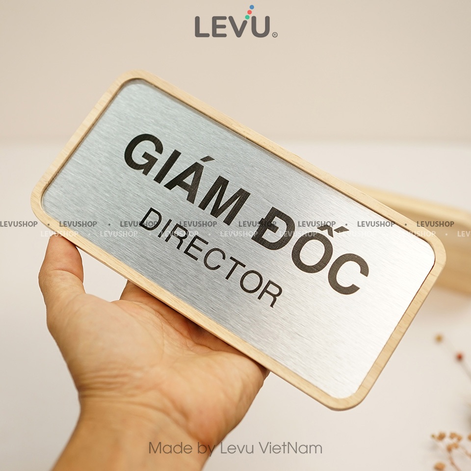 Biển gỗ để bàn giám đốc, bảng chức danh giám đốc director LEVU 10x20cm