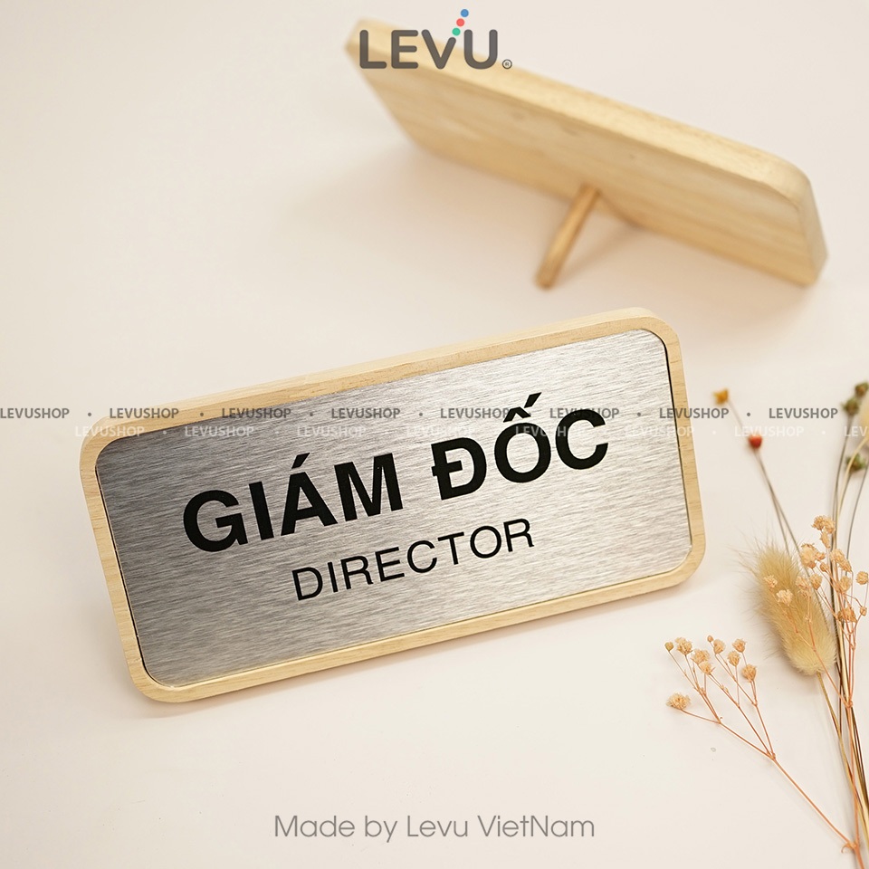 Biển gỗ để bàn giám đốc, bảng chức danh giám đốc director LEVU 10x20cm