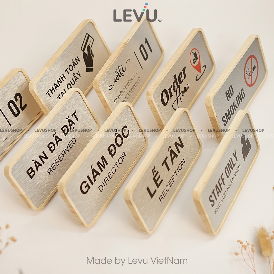 Biển gỗ để bàn giám đốc, bảng chức danh giám đốc director LEVU 10x20cm