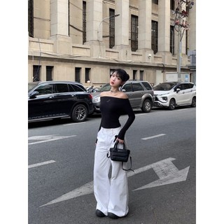 Áo kiểu trễ vai tay dài thêu logo MIMI TOP