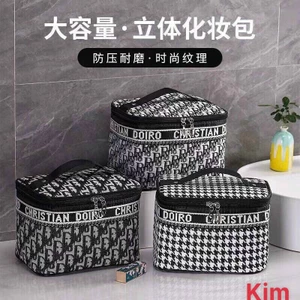 túi đựng mỹ phẩm họa tiết cổ điển sang trọng
