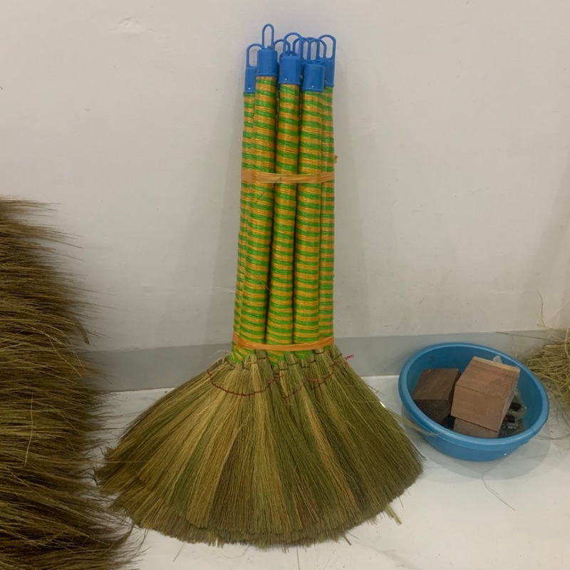 ( Siêu Rẻ ) Chổi quét nhà có móc treo tường sản phẩm của làng nghề trinh lương