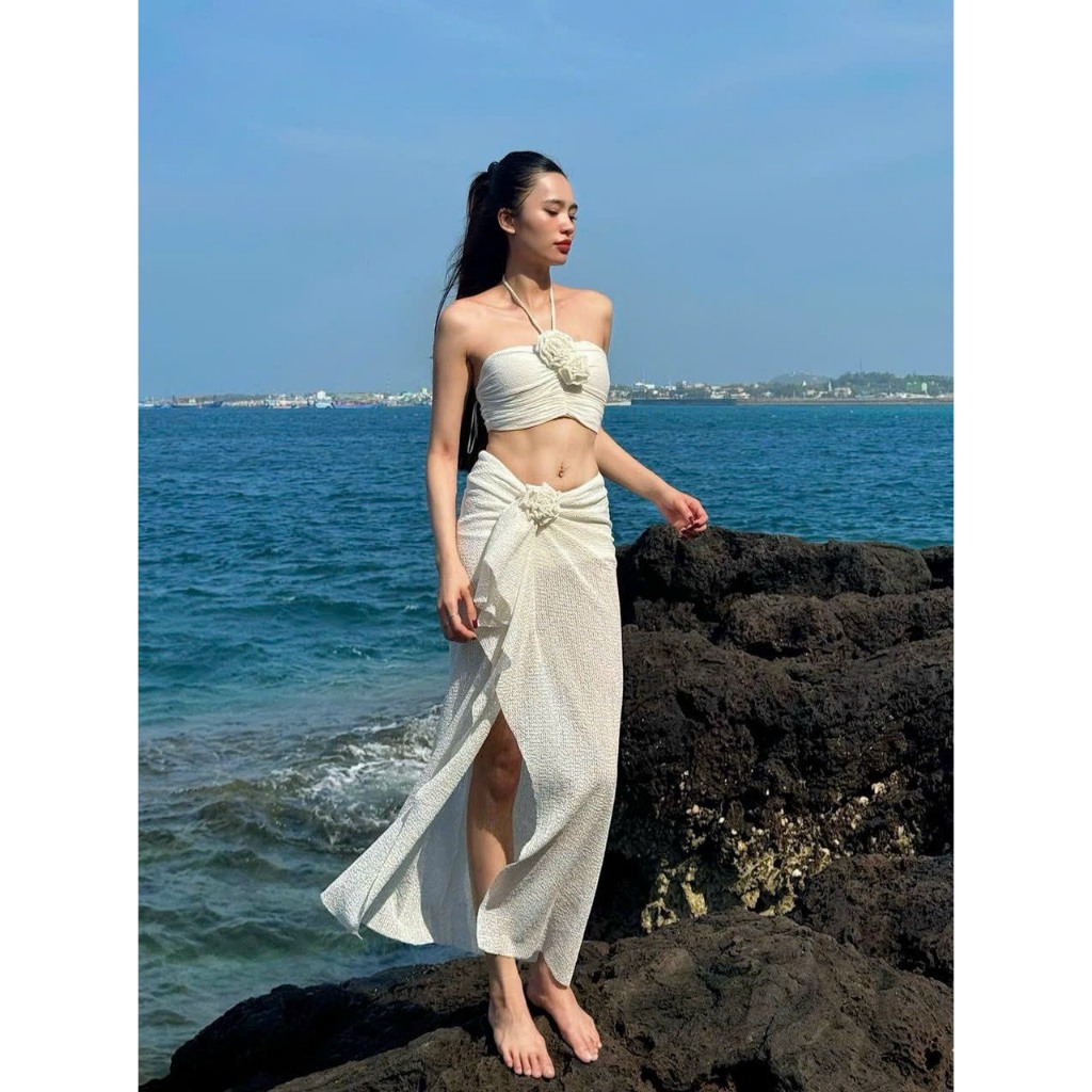 [ BKN 1029 ] Bikini đồ bơi đi biển hai mảnh áo cổ yếm PHỐI HOA mix chân váy xẻ tà sang chảnh HAN.T SHOP