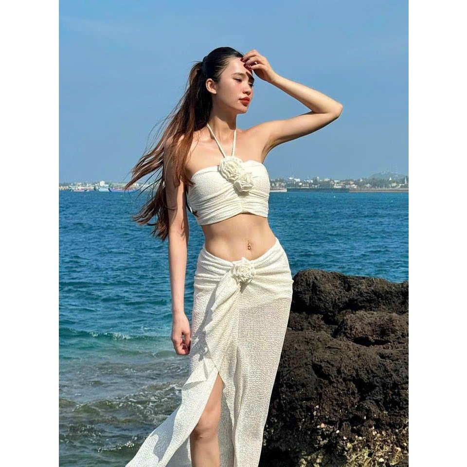 [ BKN 1029 ] Bikini đồ bơi đi biển hai mảnh áo cổ yếm PHỐI HOA mix chân váy xẻ tà sang chảnh HAN.T SHOP