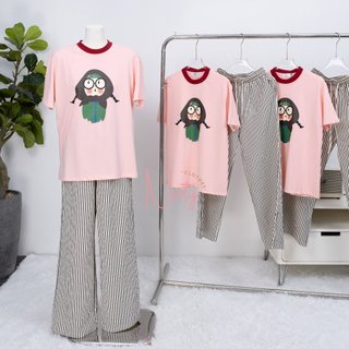 Set Bộ Đồ Nữ Áo Phông In Hình Cô Gái Màu Hồng Mix Quần Kẻ Dài Suông Ống Rộng Phong Cách Năng Động Thoải Mái