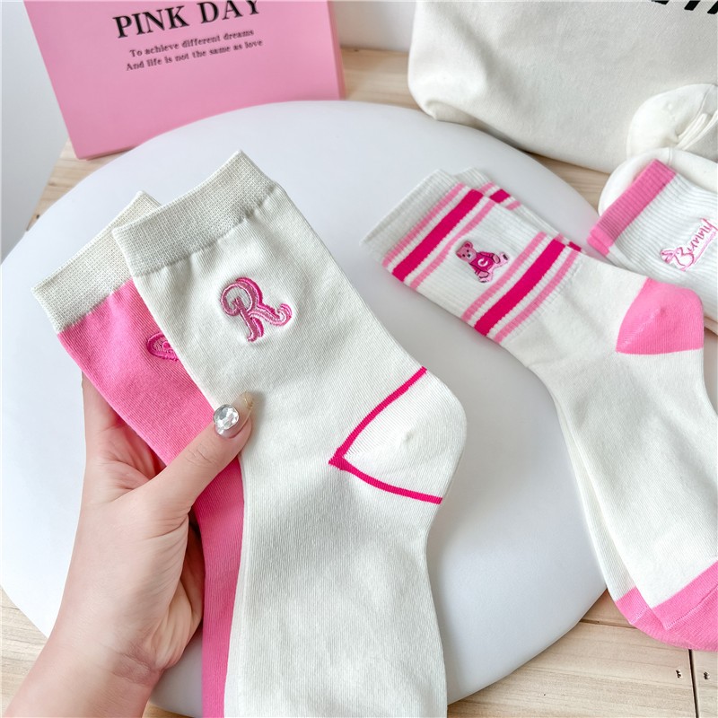 Vớ Tất Chữ B hồng cổ cao Unisex phong cách thể thao, trẻ trung và năng động.
