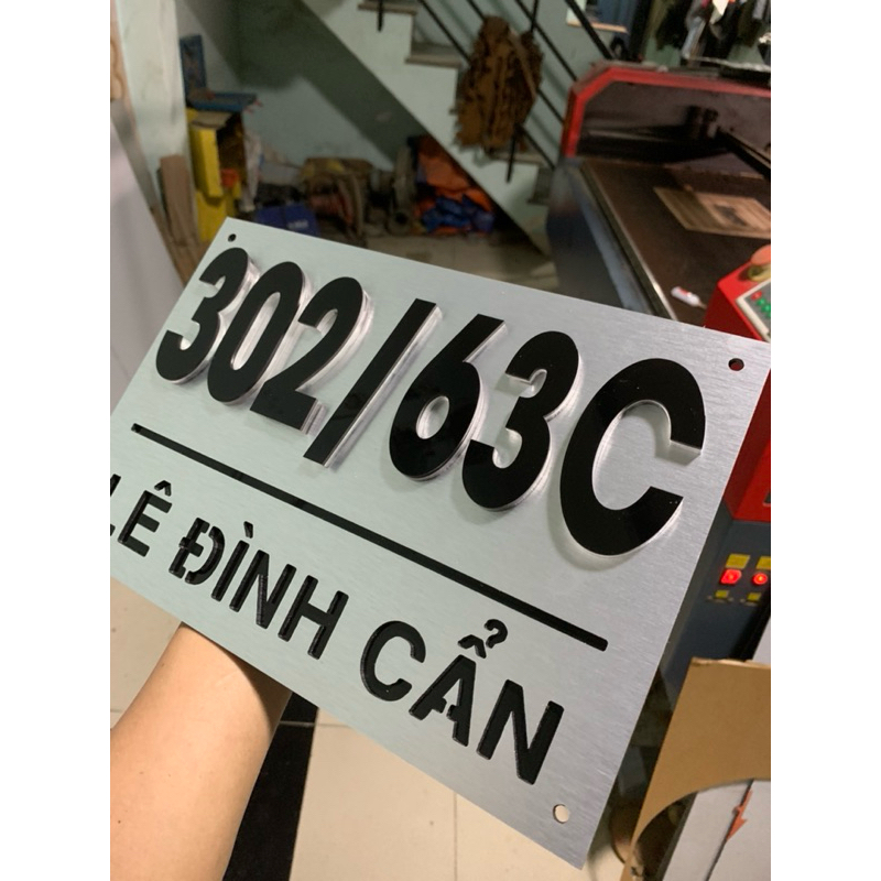 Biển số nhà. Bảng số nhà.Nền alu phũ nhôm bạc xước, số nổi 8mm. cao cấp ngoài trời