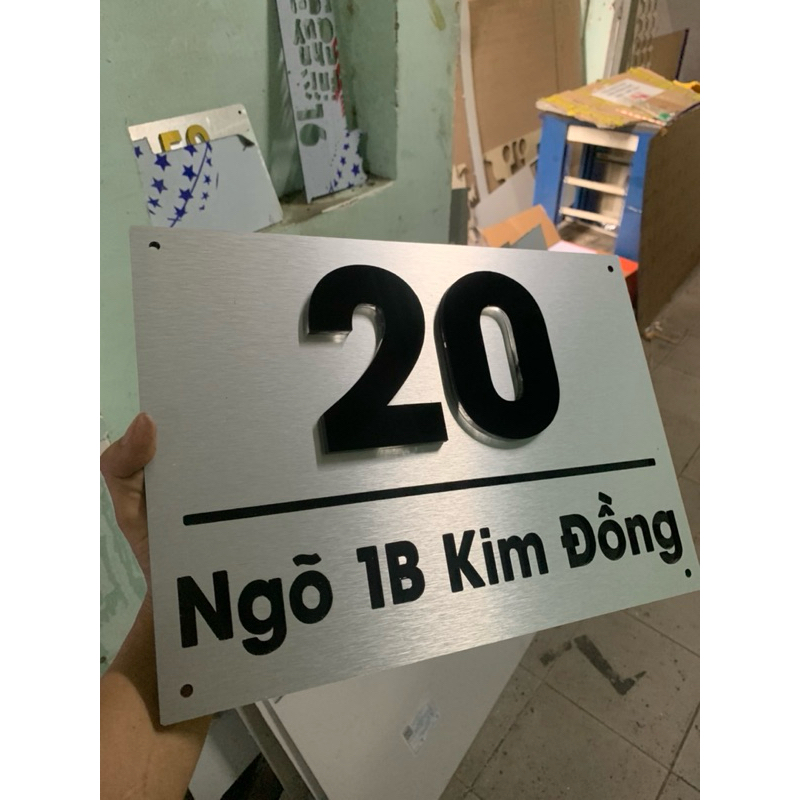 Biển số nhà. Bảng số nhà.Nền alu phũ nhôm bạc xước, số nổi 8mm. cao cấp ngoài trời