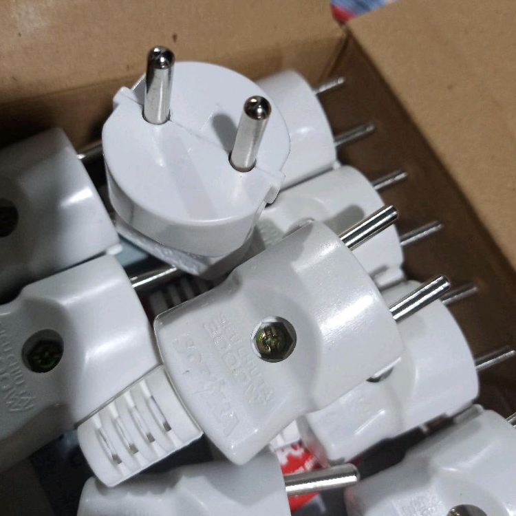 Phích cắm chịu tải Hinoki công suất 3000w