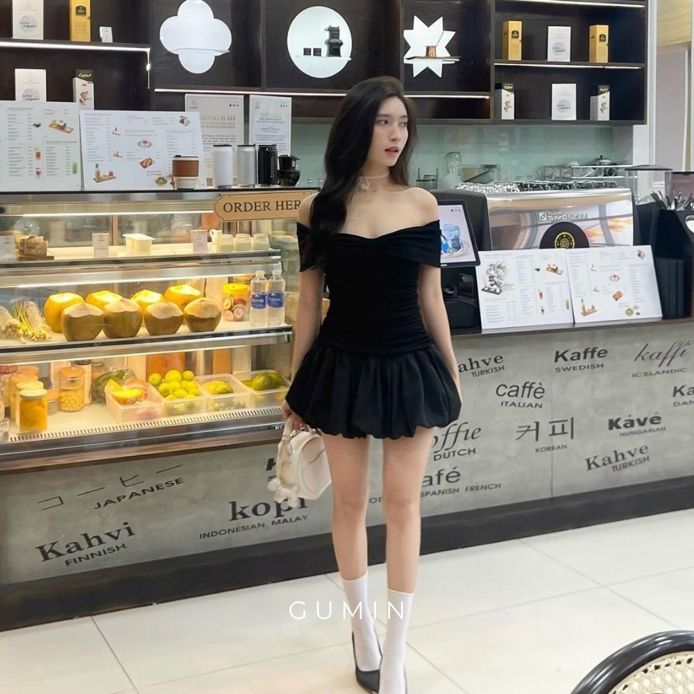 Đầm trễ vai GUMIN thiết kế nơ ngực có dúm eo kèm lót đùi bo chun phồng hai lớp cao cấp