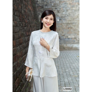 Set pháp phục trắng in hoa