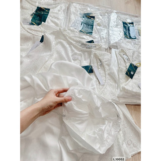 Set pháp phục trắng in hoa
