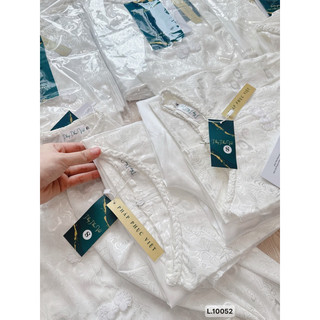 Set pháp phục trắng in hoa