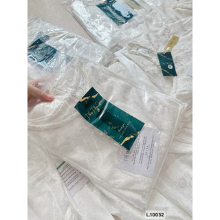 Set pháp phục trắng in hoa