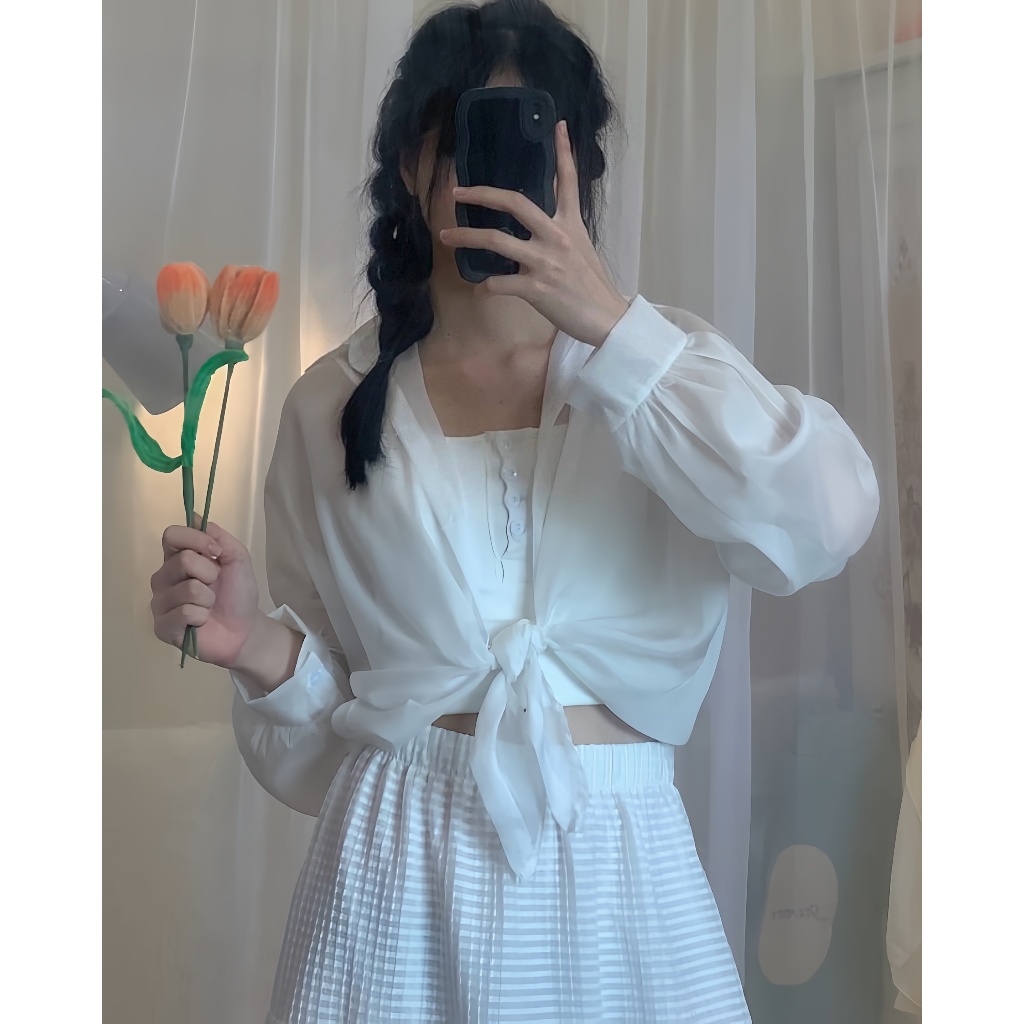 1 áo Trắng dáng ngắn