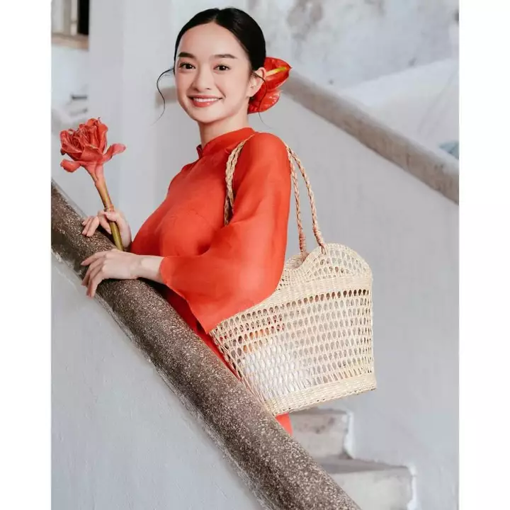 Women's Vintage Woven Straw Bag – Mini, for the Beach – 4