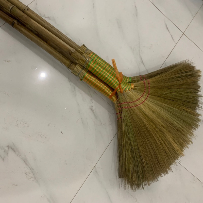 Chổi Gậy Cán Dài 1m5 Tiện Lợi Quét Sân Vườn Hàng Thủ Công Tỉ Mỉ Chắc Chắn Có 2 Loại lưỡi chít và lưỡi tre