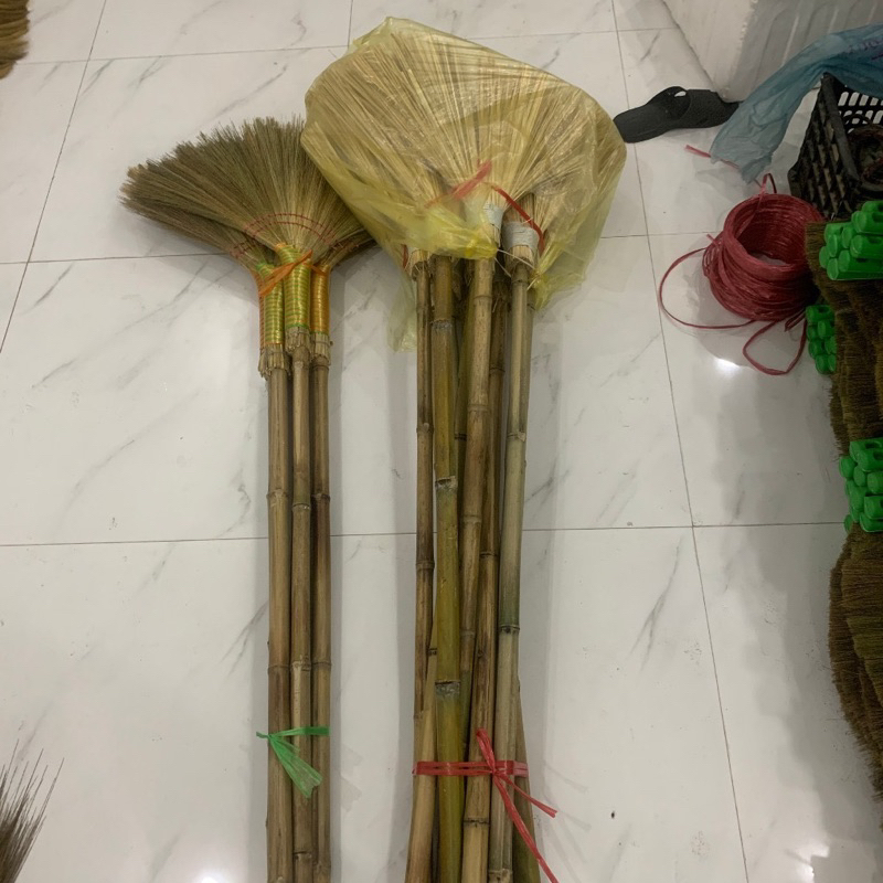 Chổi Gậy Cán Dài 1m5 Tiện Lợi Quét Sân Vườn Hàng Thủ Công Tỉ Mỉ Chắc Chắn Có 2 Loại lưỡi chít và lưỡi tre