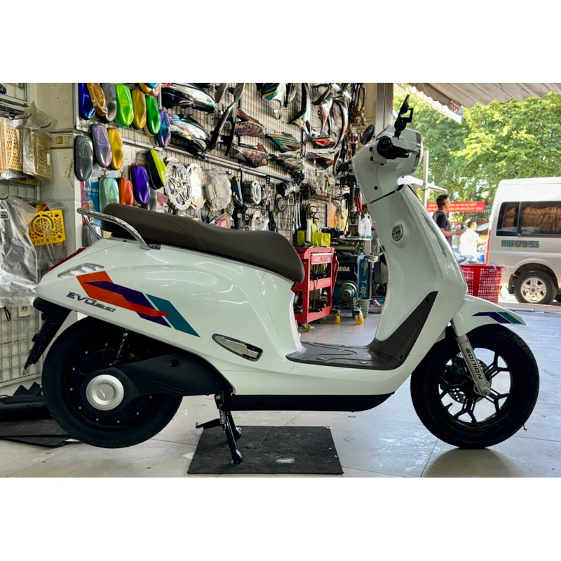 Tem xe điện evo 200 đẹp
