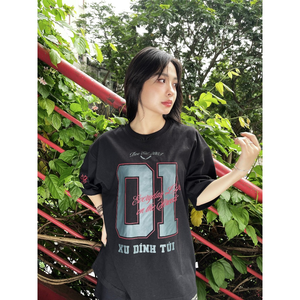 Ảnh Áo Thun BOO Unisex Oversized 100% Cotton In Graphic 01 Xu Dính Túi 2