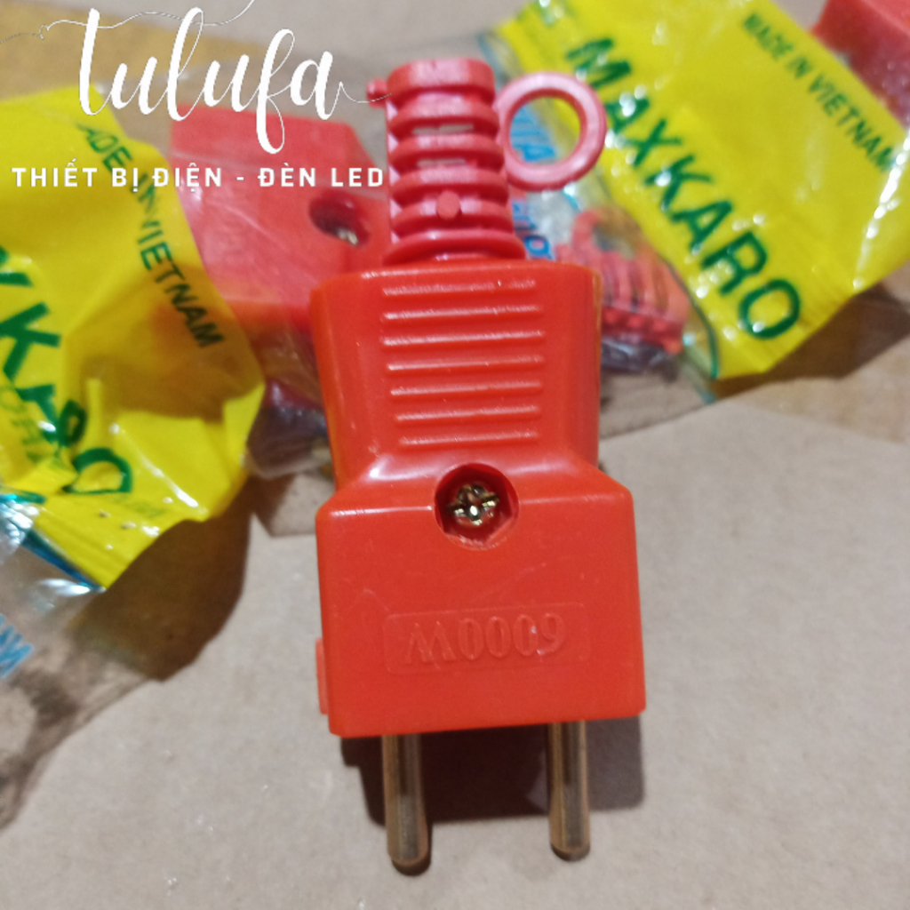 Phích cắm chịu tải lõi sứ công suất 6000w hãng Maxkaro